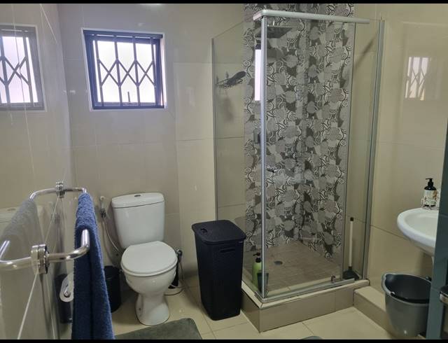 2 BEDROOM FLAT FOR SALE IN MORNINGSIDE